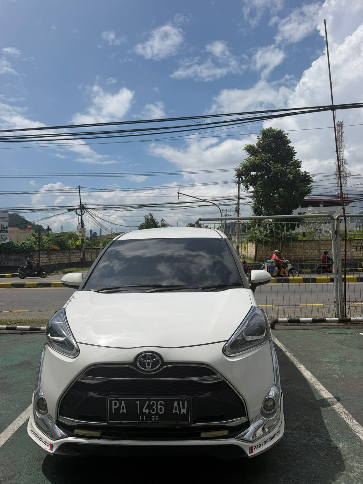 di jual sienta pemakian pribadi